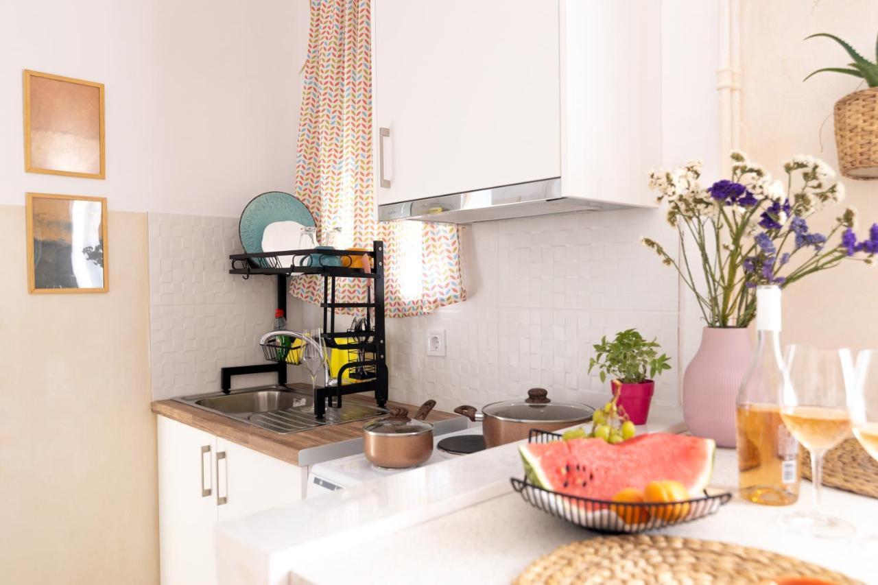 Apartamento Mediterranean House - 12 Min From Acropolis! Atenas Exterior foto