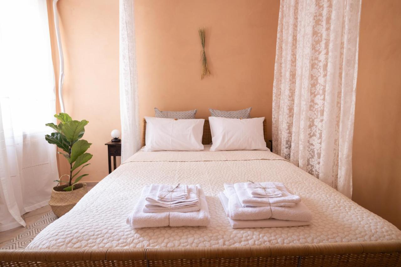 Apartamento Mediterranean House - 12 Min From Acropolis! Atenas Exterior foto