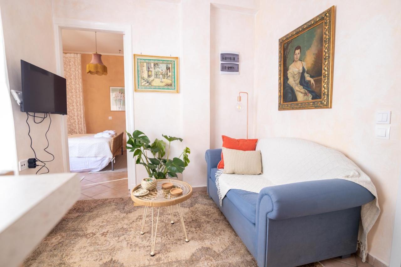 Apartamento Mediterranean House - 12 Min From Acropolis! Atenas Exterior foto
