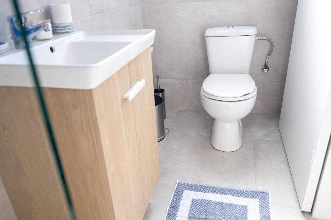 Apartamento Mediterranean House - 12 Min From Acropolis! Atenas Exterior foto