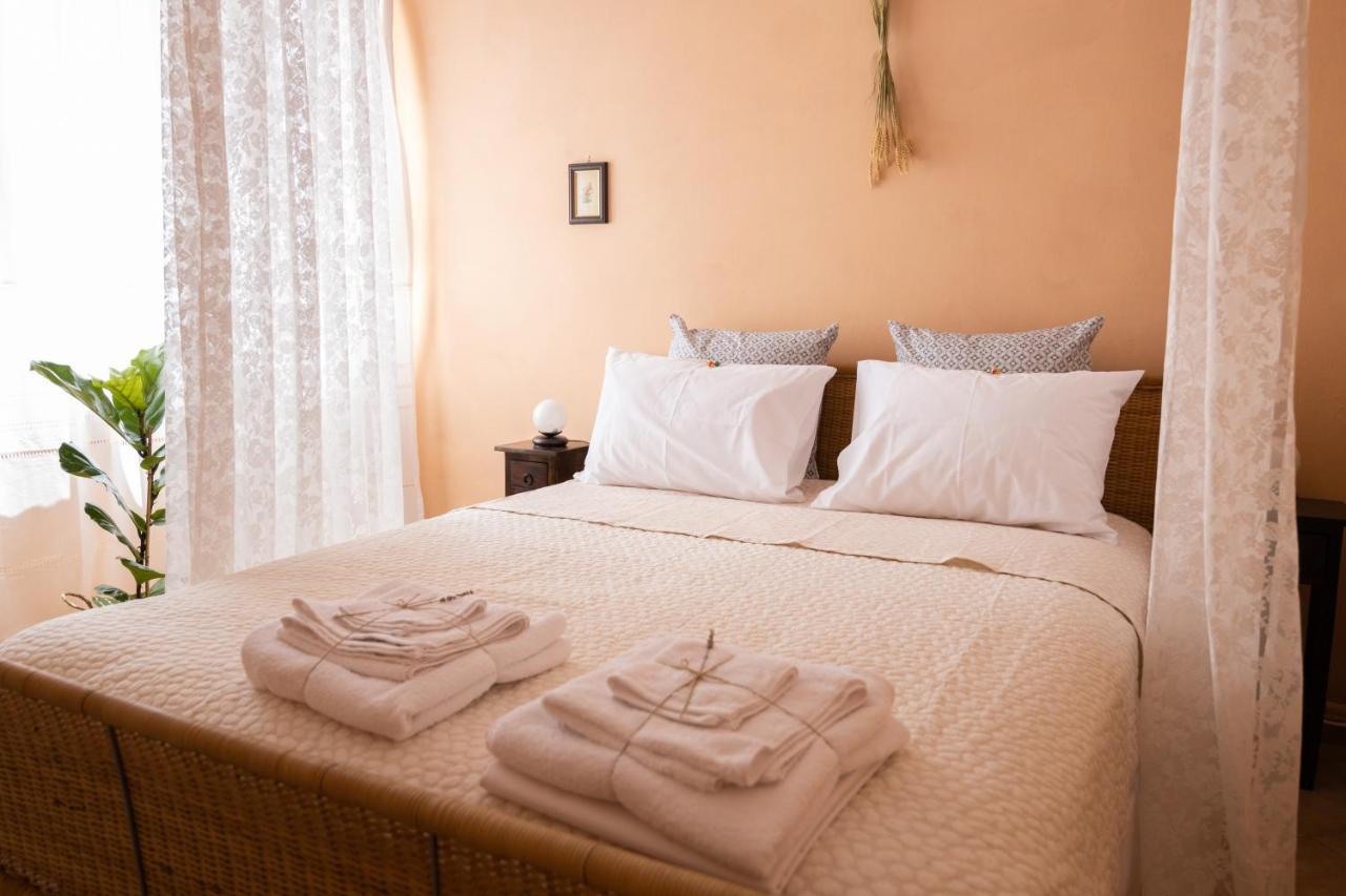 Apartamento Mediterranean House - 12 Min From Acropolis! Atenas Exterior foto